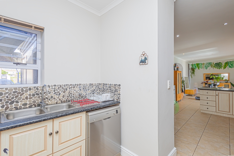 3 Bedroom Property for Sale in Country Club Western Cape